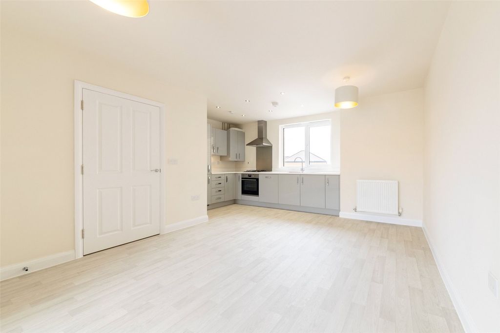 Property photo 2 of 7 Picture No. 12