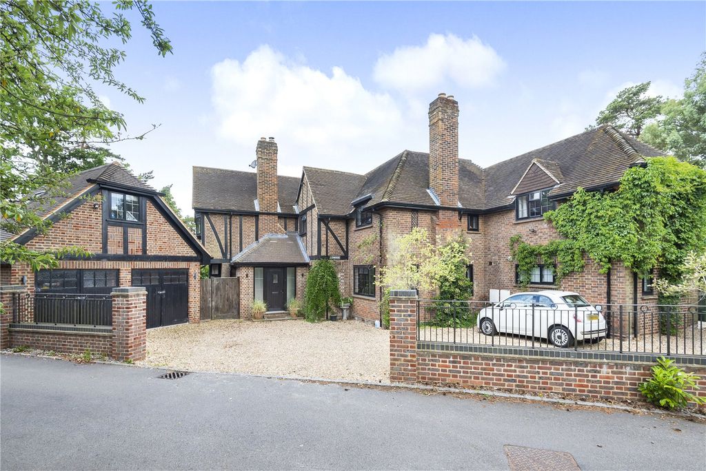 Property photo 2 of 41 Picture No. 12