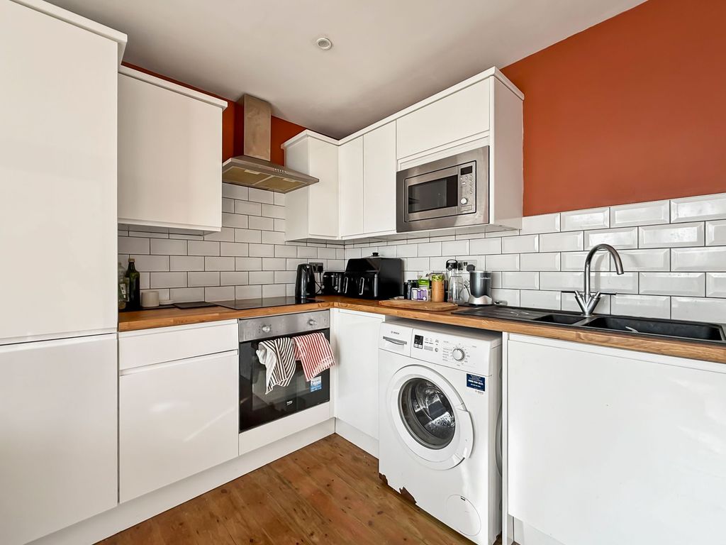Property photo 3 of 7
