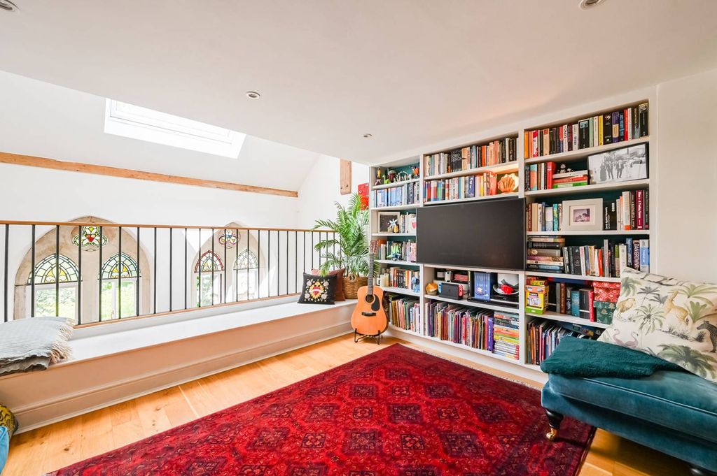 Property photo 2 of 47