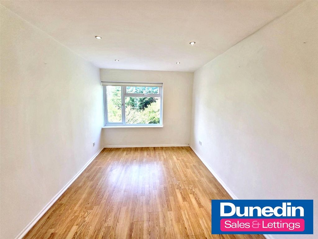 Property photo 2 of 6 Picture No. 03