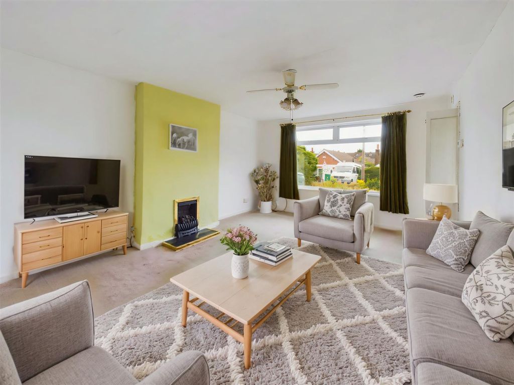 Property photo 2 of 14 Lounge (Virtually Staged)