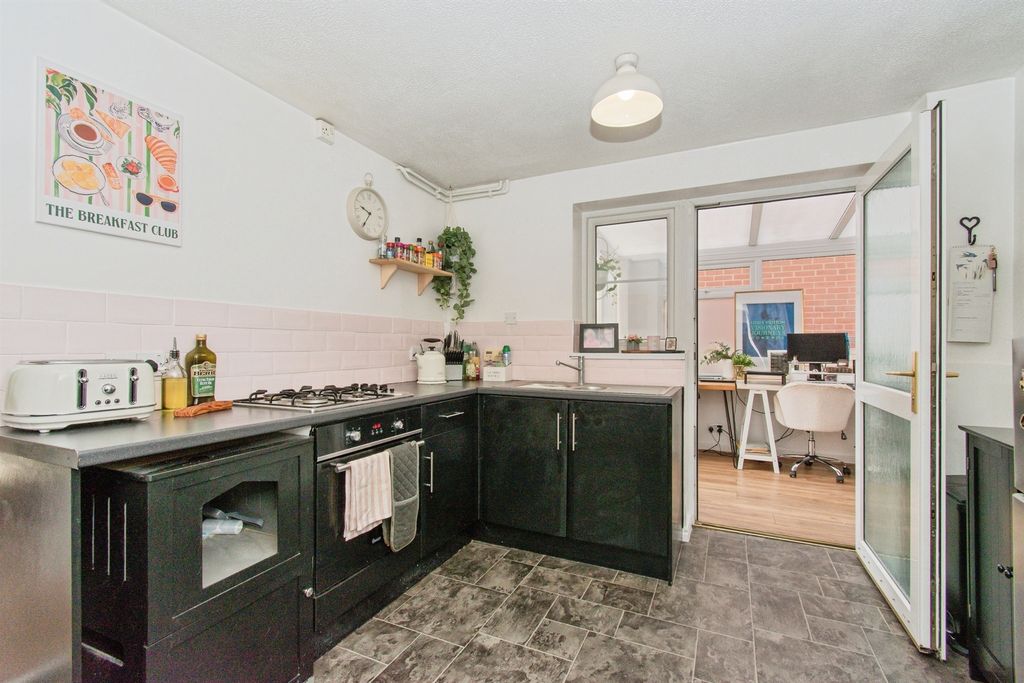 Property photo 2 of 16