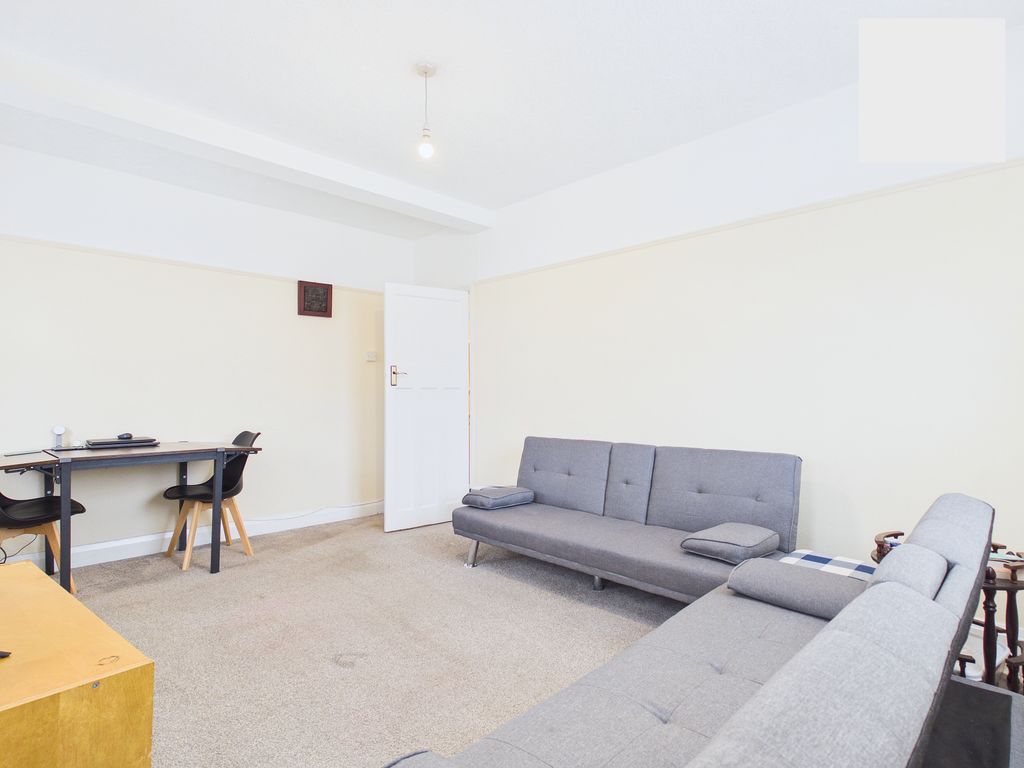 Property photo 3 of 26