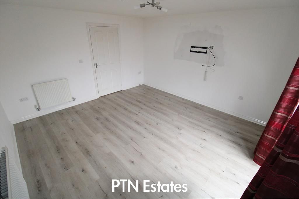 Property photo 2 of 16 Lounge