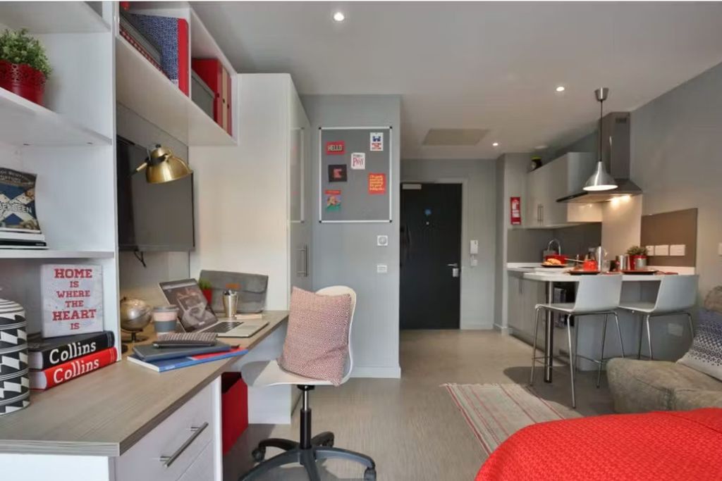 Property photo 1 of 10