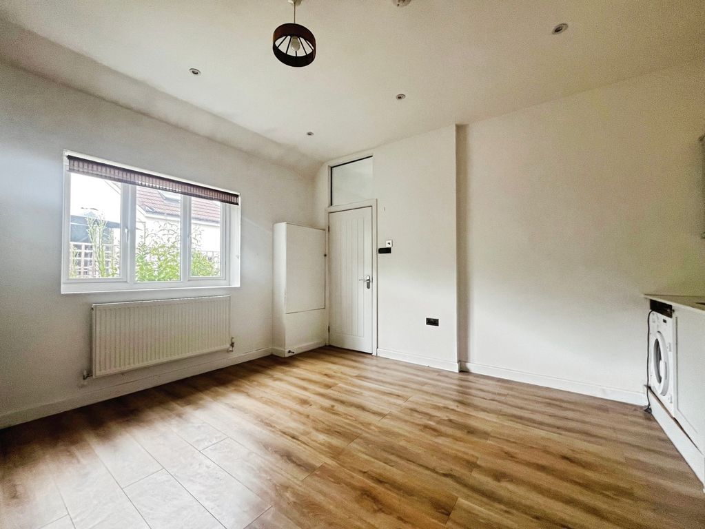 Property photo 3 of 13 Pbox-Img.Jpg