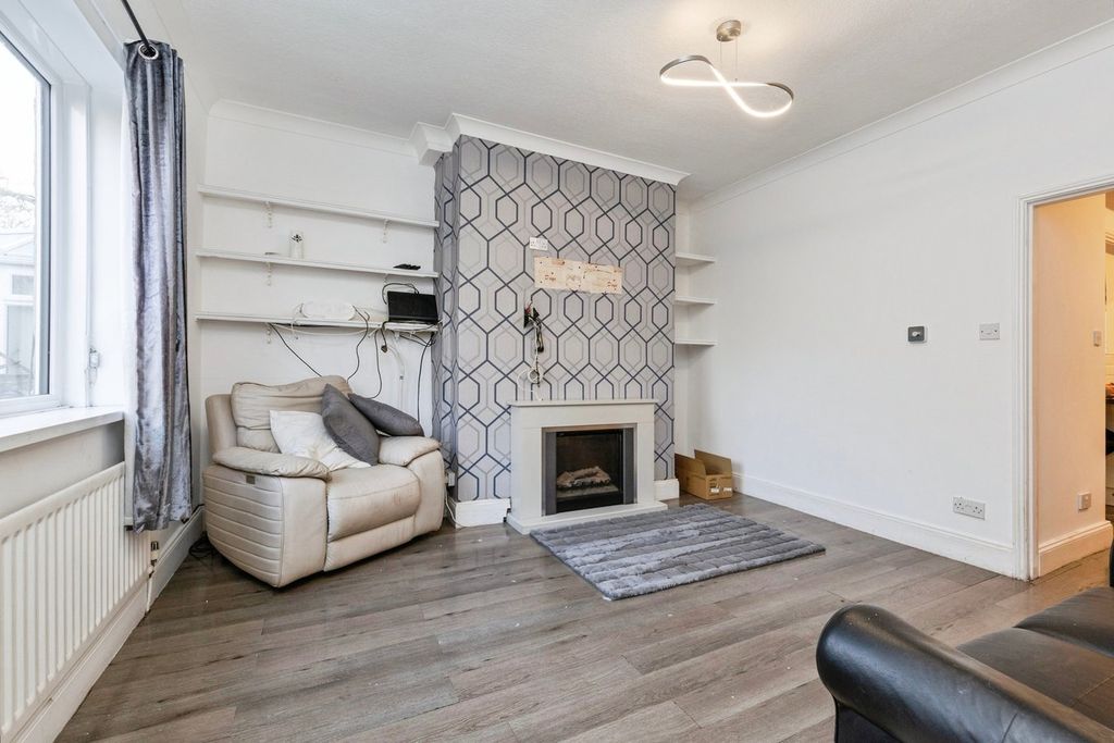 Property photo 3 of 16