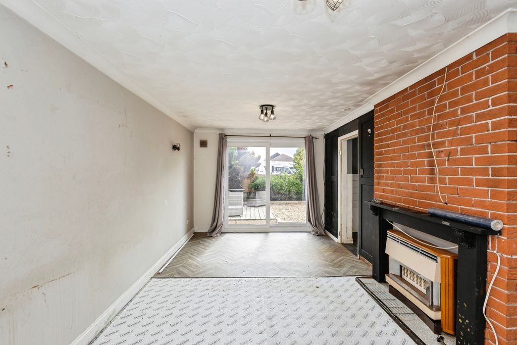 Property photo 3 of 11 Pbox-Img.Jpg