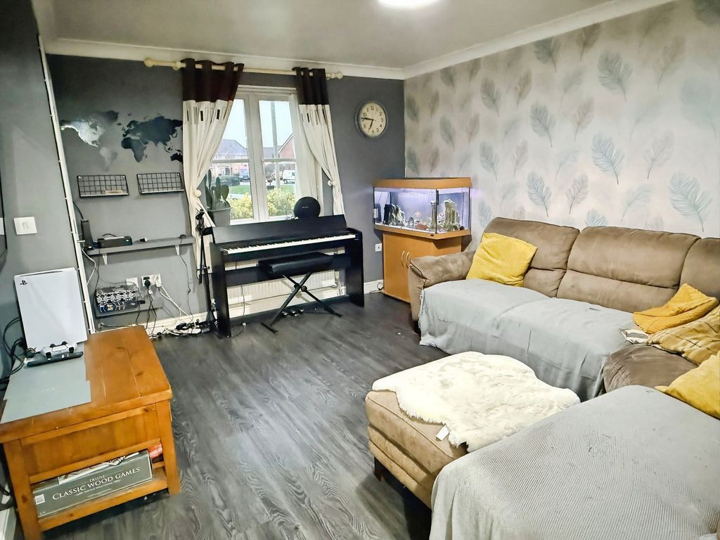 Property photo 3 of 18