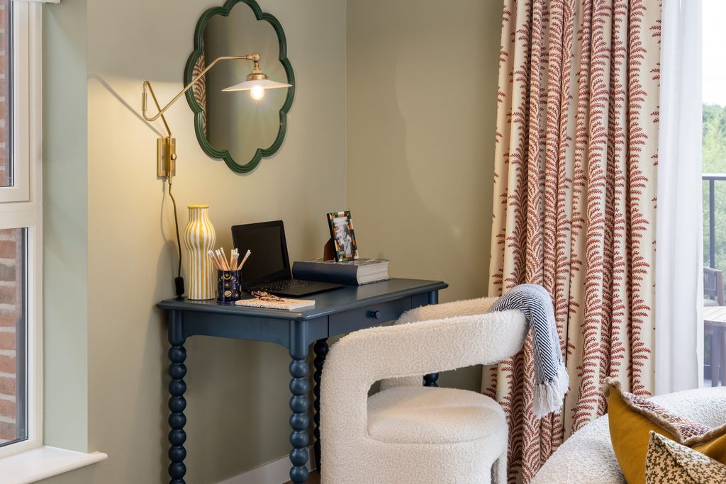 Property photo 3 of 6 Lounge Work From Home Space