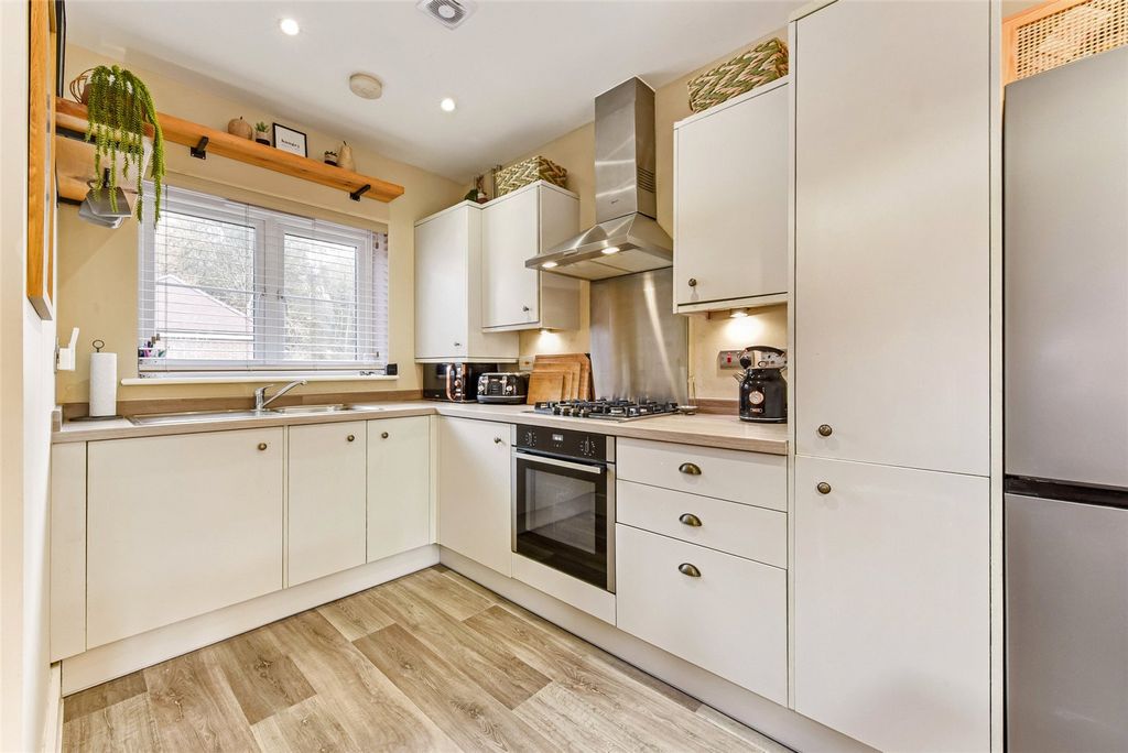 Property photo 3 of 12 Kitchen