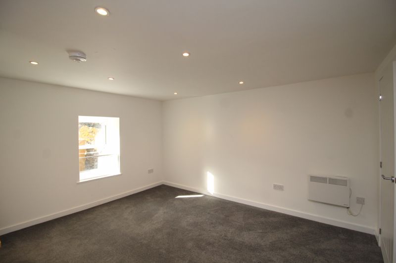 Property photo 3 of 11 Lounge