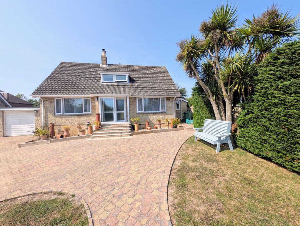 Property photo 3 of 44