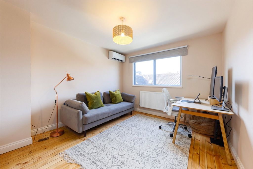 Property photo 3 of 17 Picture No. 17