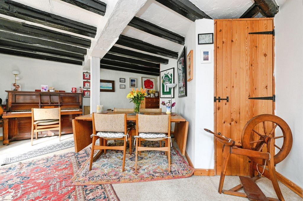 Property photo 3 of 20