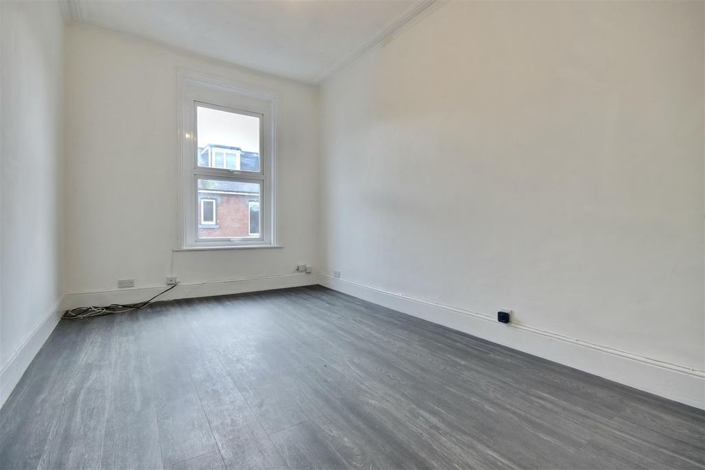 Property photo 2 of 12 Ac87905E-F54A-4Aa9-B302-D8541Ebfb9D0_1_201_A.Jpeg