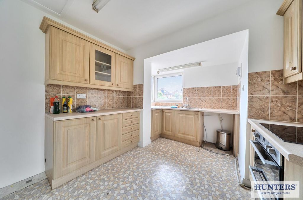 Property photo 2 of 21 66E1563d-E0Fa-4d76-8Bb6-8B4718E6659B.Jpg
