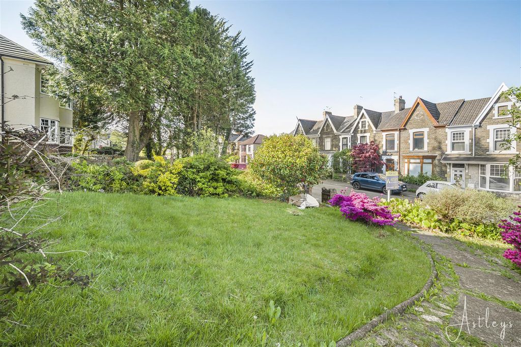 Property photo 2 of 20 Garden