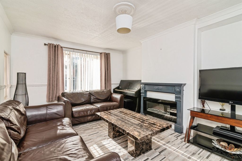 Property photo 3 of 17