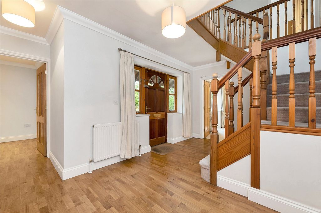 Property photo 2 of 28 Picture No. 50