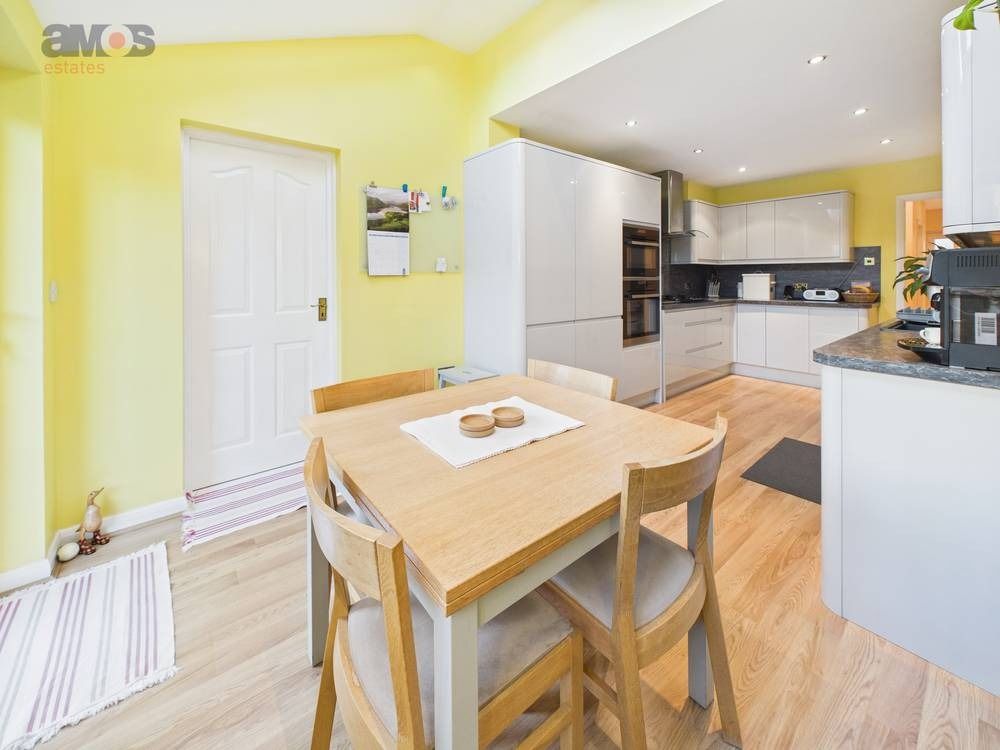 Property photo 3 of 24 4966744