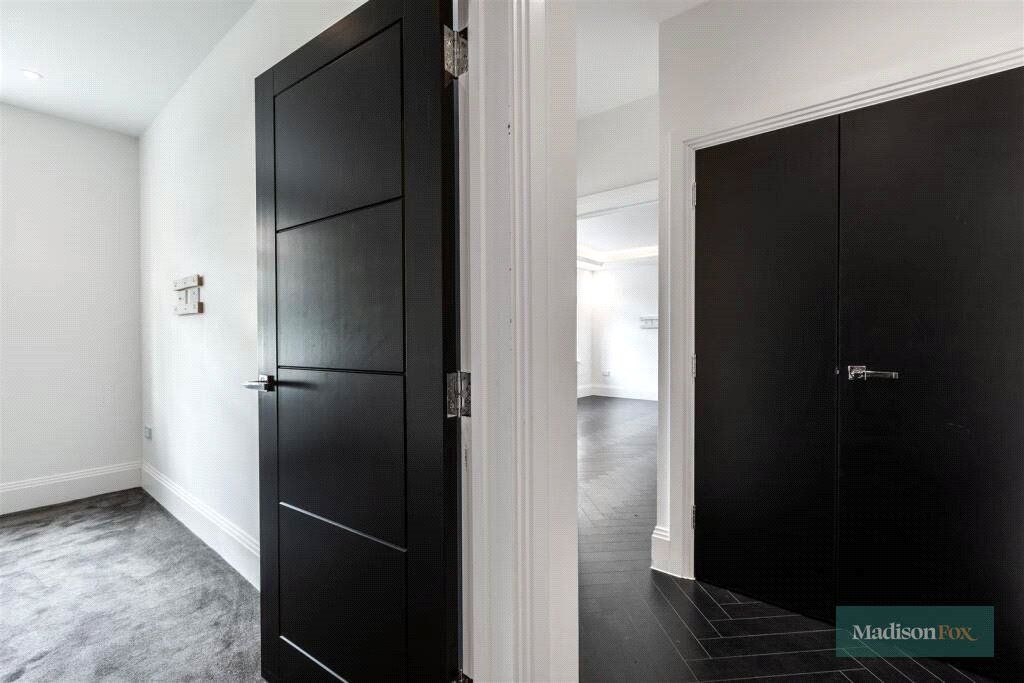 Additional image 9 of 1 bed flat for saleManor Road, Chigwell, Essex IG7