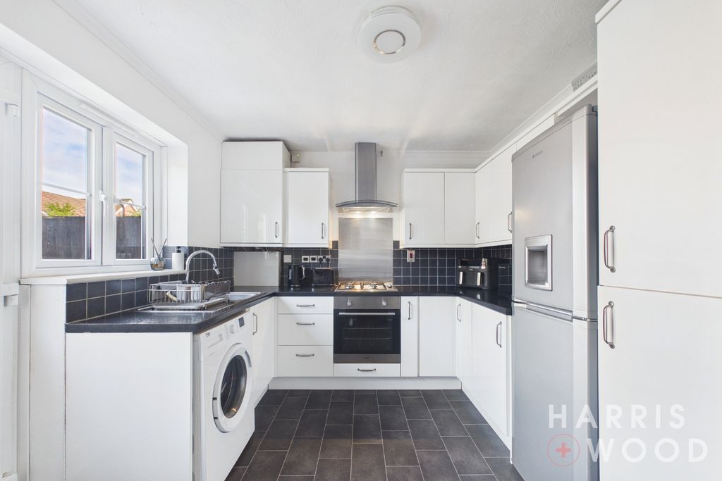 Property photo 2 of 18 5694452