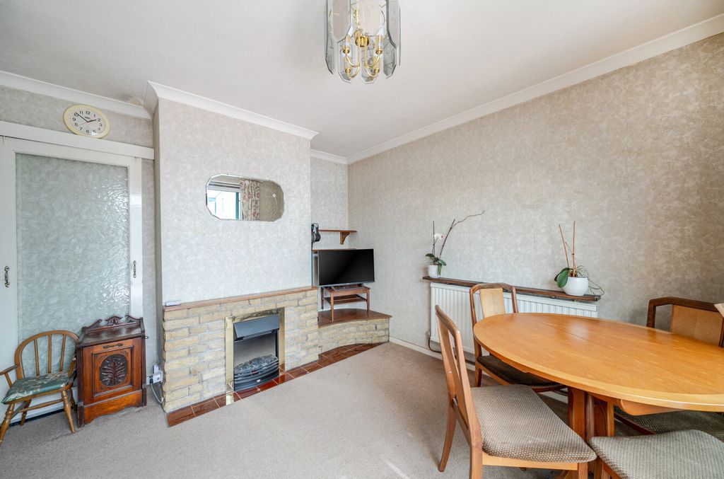 Property photo 3 of 21 1511909-6-1A03920...