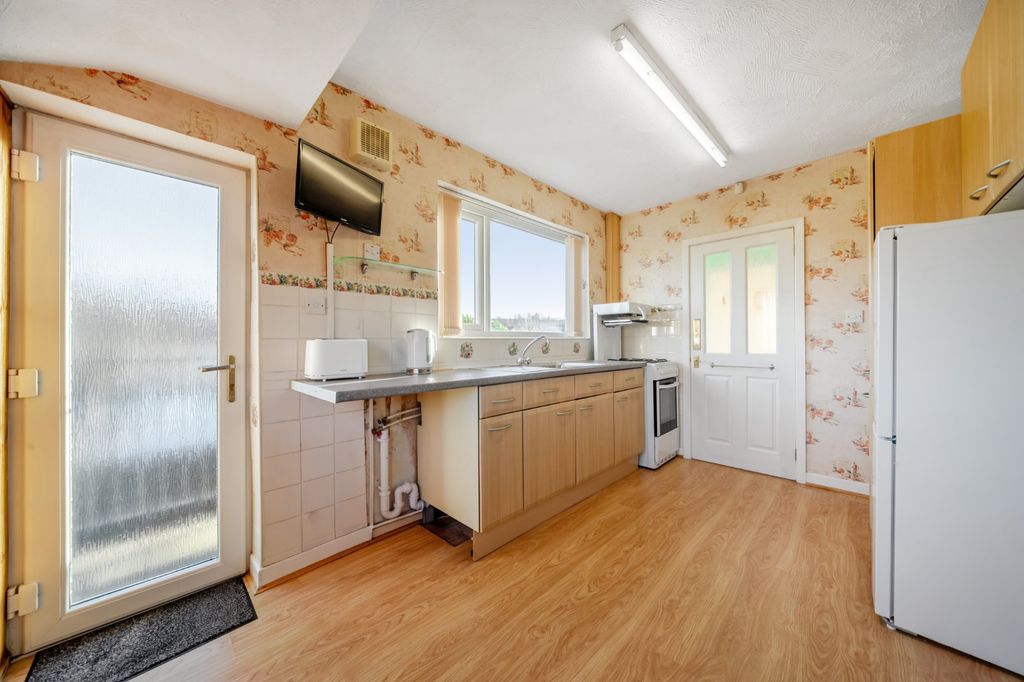 Property photo 3 of 11 Picture No. 02