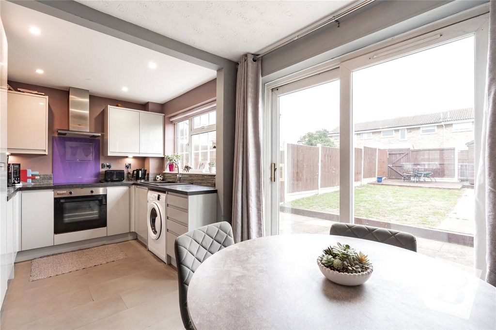 Property photo 3 of 15 Kitchen