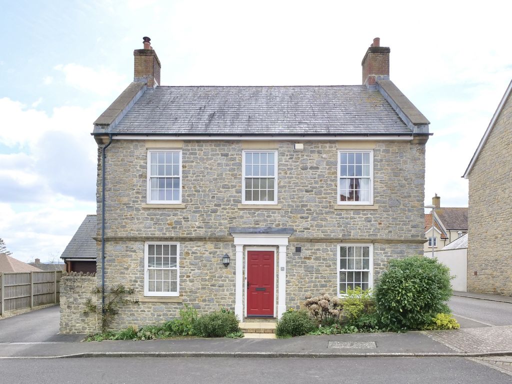 Property photo 2 of 28