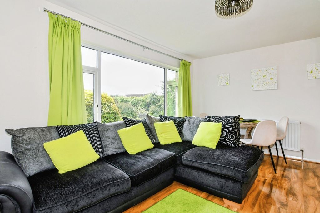 Property photo 3 of 21 Pbox-Img.Jpg