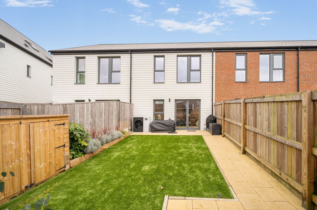 Property photo 2 of 27 1407106-28-697B6B...