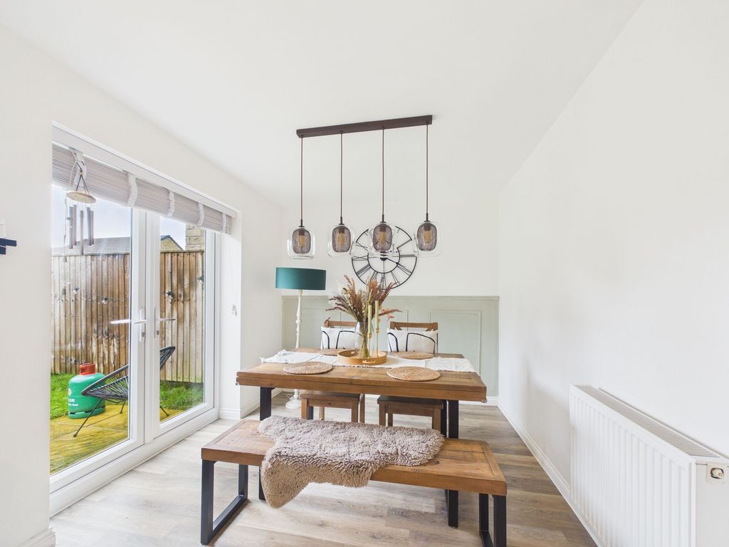 Property photo 3 of 28