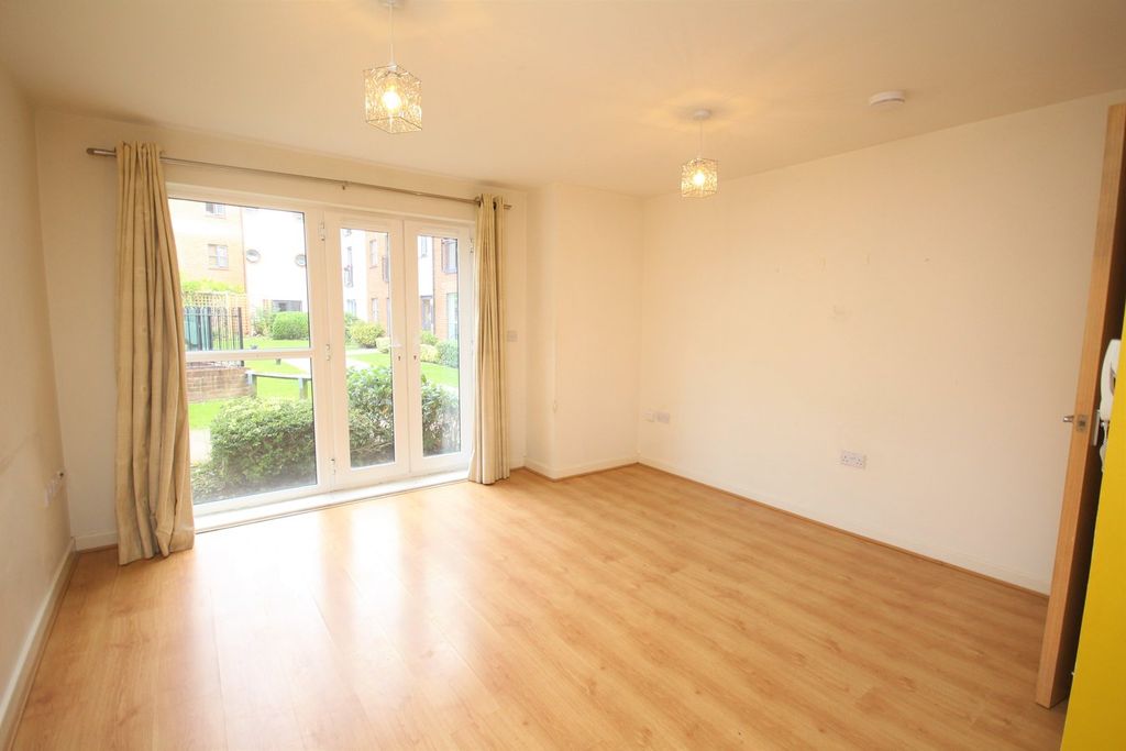 Property photo 3 of 12