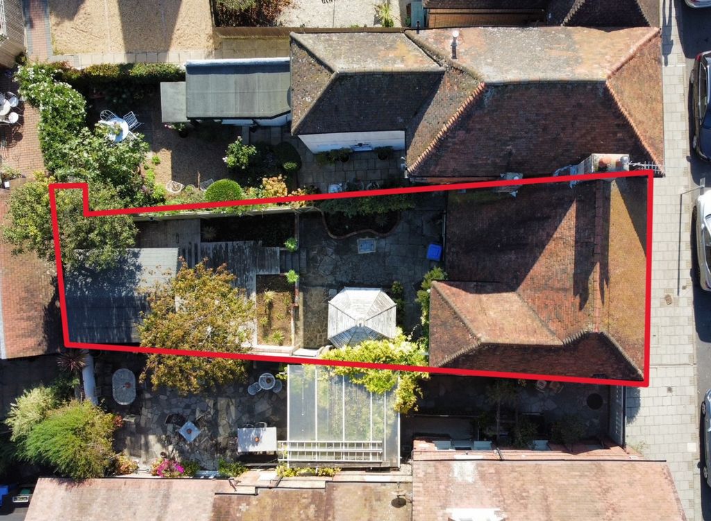 Property photo 3 of 20