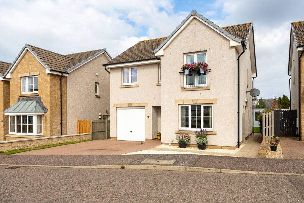Property photo 1 of 31