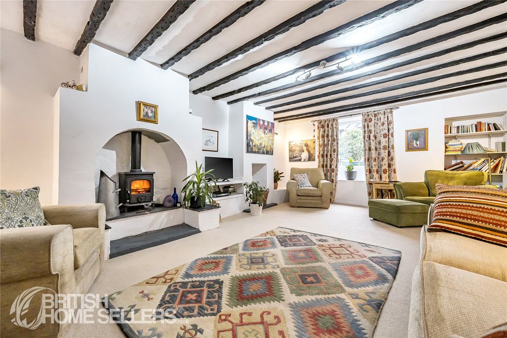 Property photo 2 of 21 Picture No. 12