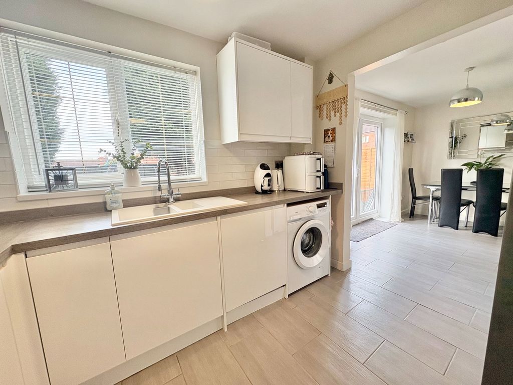 Property photo 2 of 26