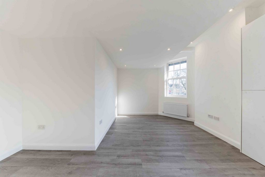 Property photo 1 of 8 Photo 1