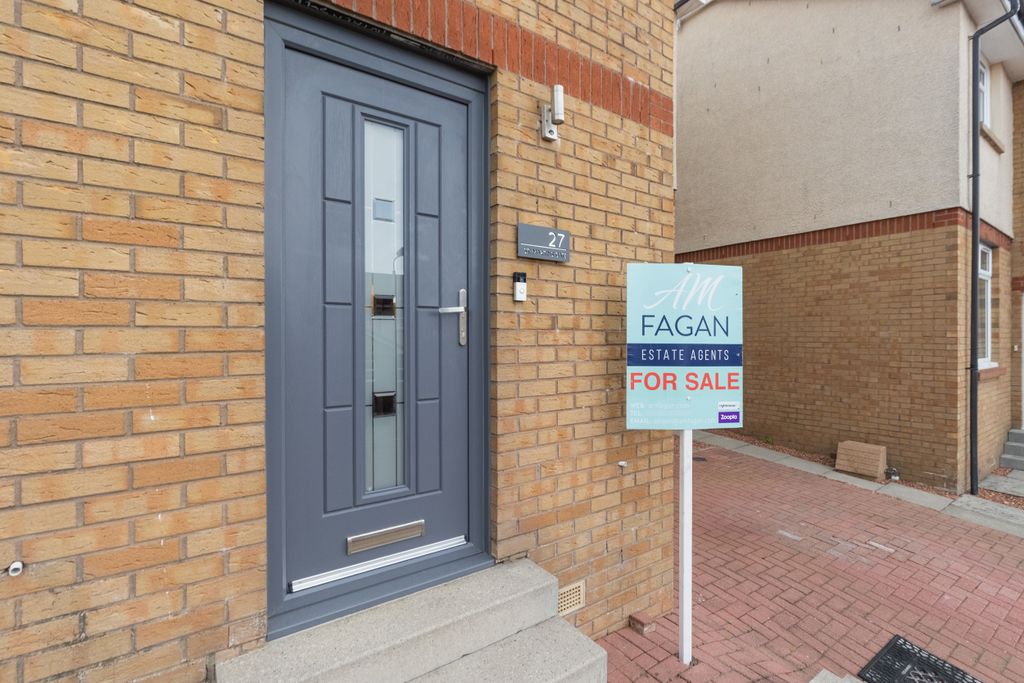 Property photo 2 of 41
