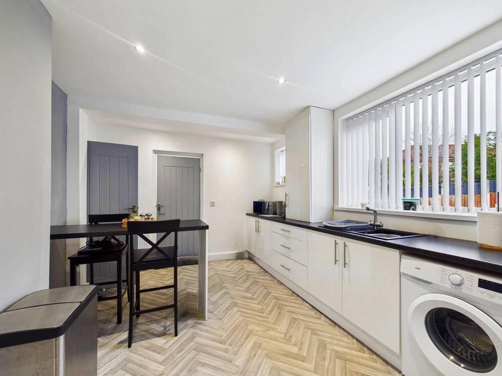 Property photo 2 of 13 Kitchen