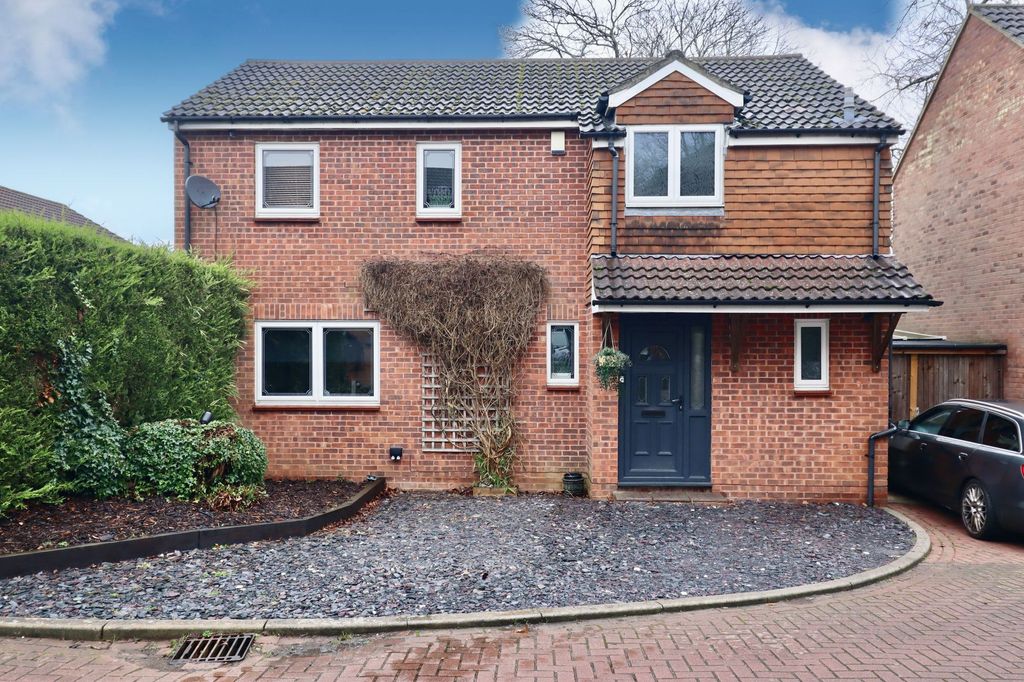 Property photo 1 of 27