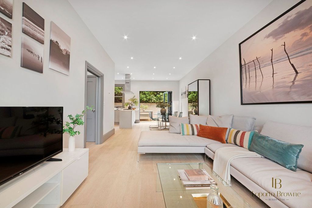 Property photo 1 of 31