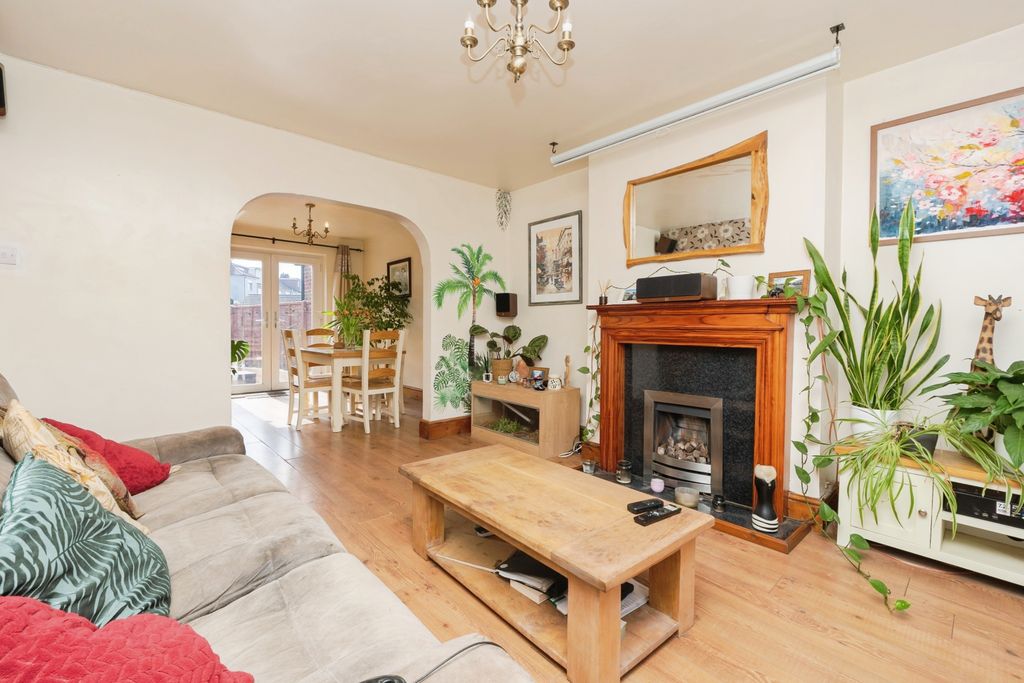 Property photo 2 of 17 Photography