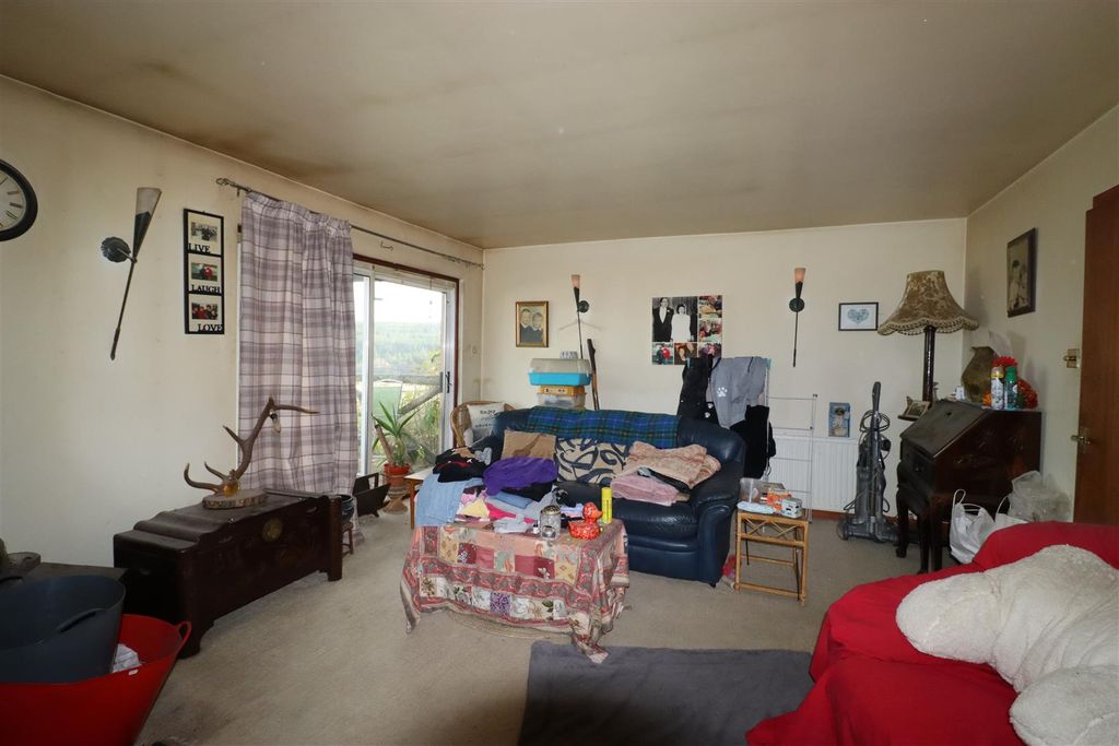 Property photo 3 of 32