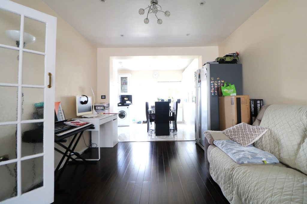 Property photo 2 of 12