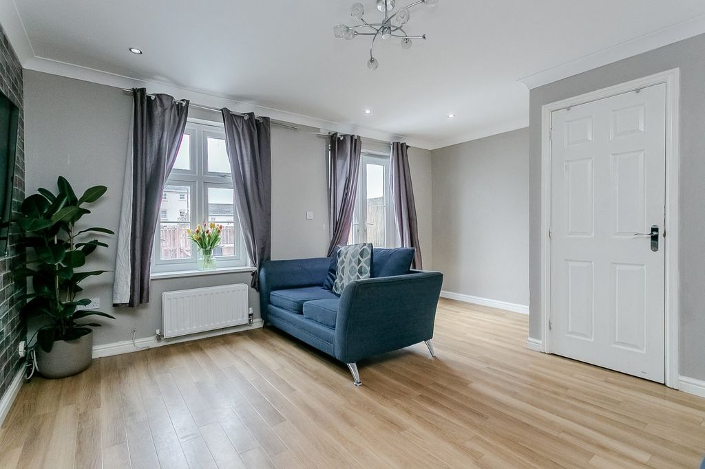 Property photo 3 of 22