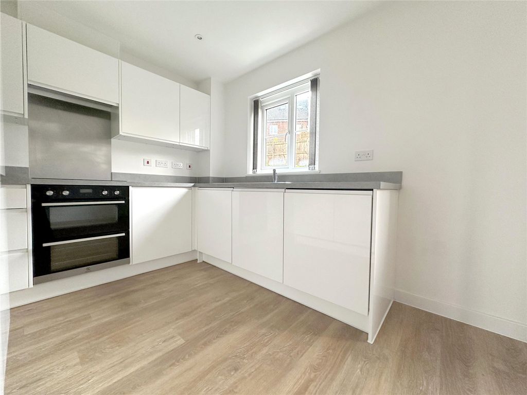 Property photo 3 of 18 Kitchen/Diner